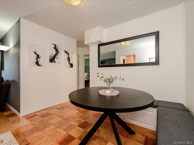687 Bronx River Road 1D, Yonkers, NY 10704