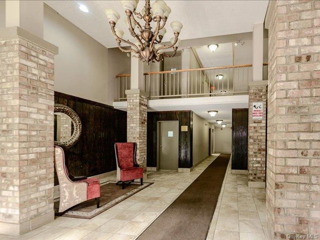 687 Bronx River Road 1D, Yonkers, NY 10704 — exterior