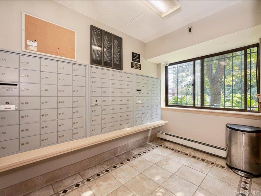 687 Bronx River Road 1D, Yonkers, NY 10704 — photo 2