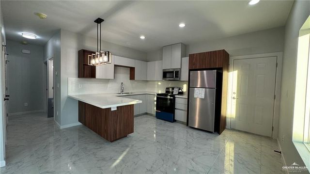 906 Hidden Hills Street 1, Mission, TX 78572