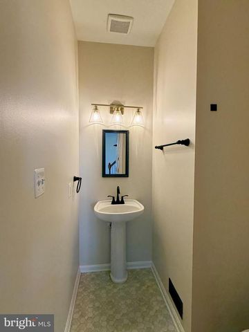 9924 ARROWOOD DR, Manassas, VA 20111