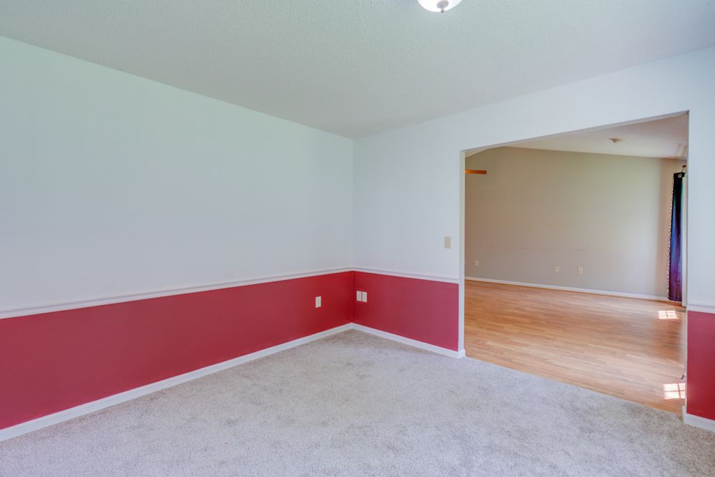 Image 26 of property listing at 405 W Beacon Court, Mt Vernon, IL 62864