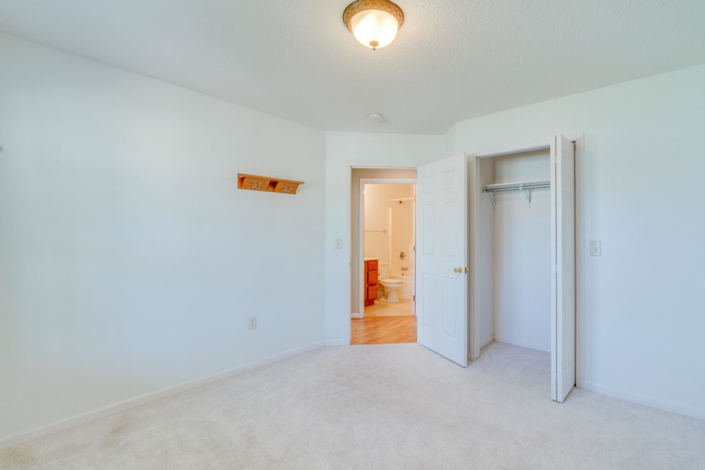 Image 41 of property listing at 405 W Beacon Court, Mt Vernon, IL 62864