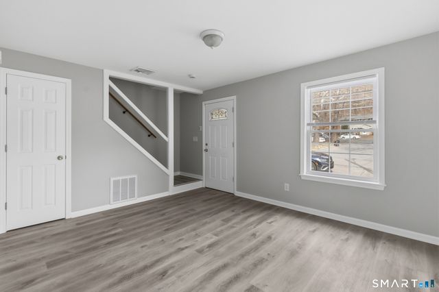 26 Rock Creek Road, New Haven, CT 06515