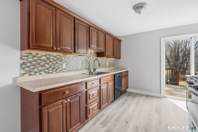 26 Rock Creek Road, New Haven, CT 06515