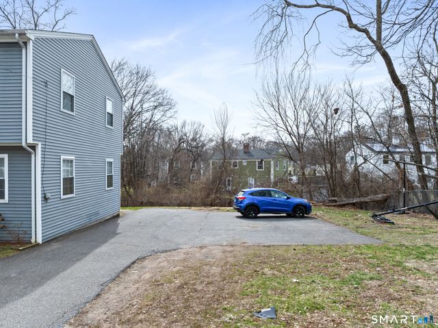 26 Rock Creek Road, New Haven, CT 06515