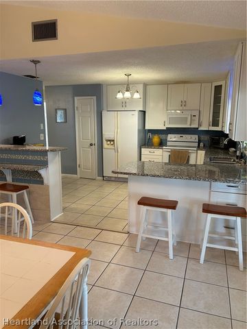 5924 PEBBLE Lane, Sebring, FL 33876