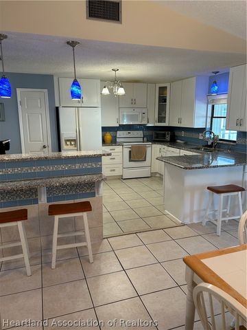 5924 PEBBLE Lane, Sebring, FL 33876