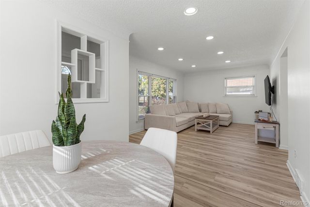 7316 Drexel Street, Dearborn Heights, MI 48127