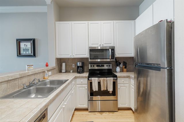 2400 Mccue Road 248, Houston, TX 77056