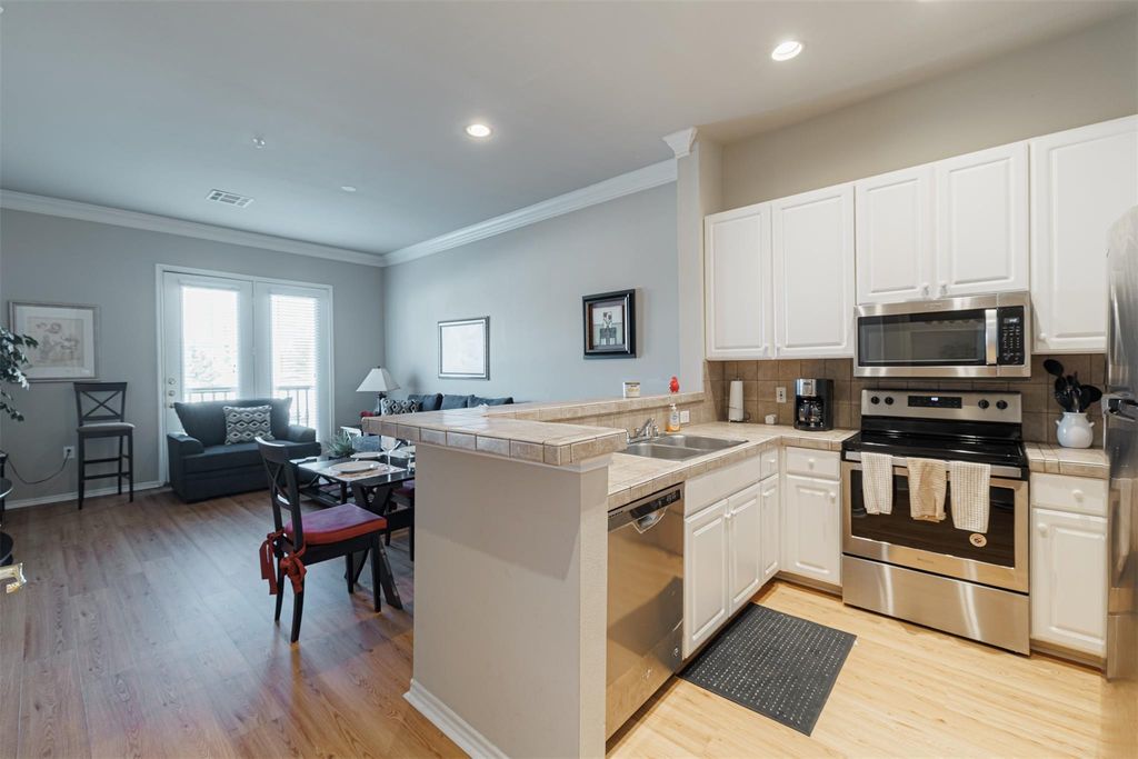 2400 Mccue Road 248, Houston, TX 77056