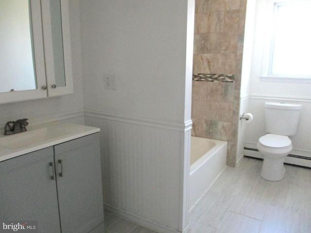 722 HILLTOWN PIKE, Hilltown, PA 18927