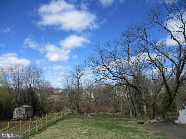 722 HILLTOWN PIKE, Hilltown, PA 18927