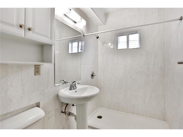 1720 Rollins Avenue SE, Minneapolis, MN 55414