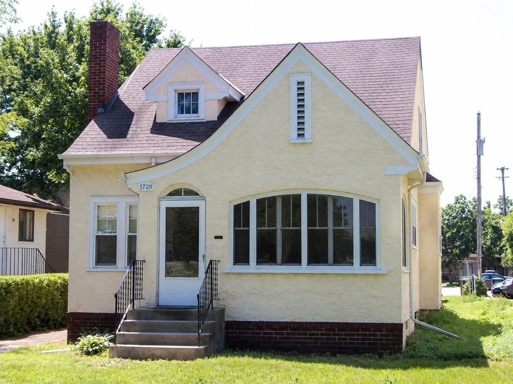 1720 Rollins Avenue SE, Minneapolis, MN 55414