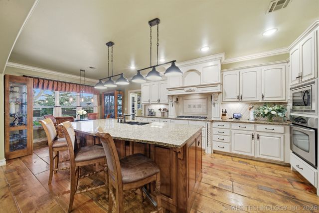 4505 Columbia Avenue, Tulsa, OK 74105