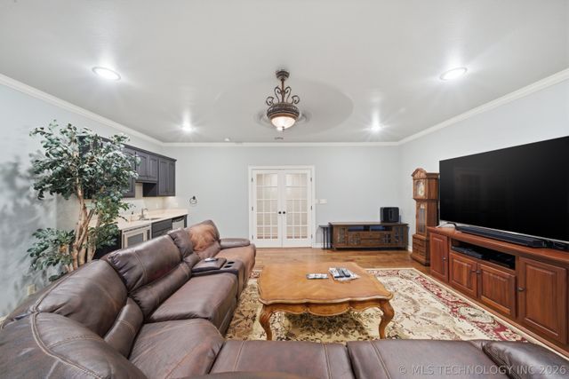 4505 Columbia Avenue, Tulsa, OK 74105