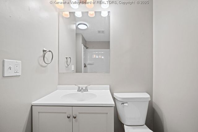 253 Bud Chatten Road, Leon, WV 25123