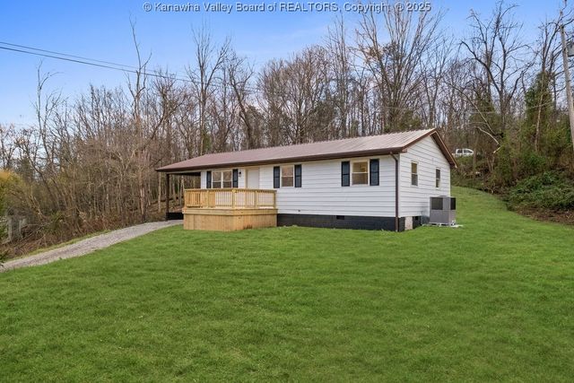 253 Bud Chatten Road, Leon, WV 25123