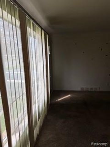 15358 Greenfield Road, Detroit, MI 48227