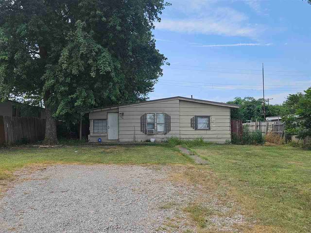 67 Ash Ave, Elgin, OK 73538