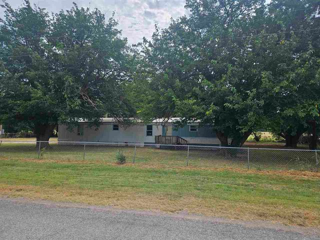 67 Ash Ave, Elgin, OK 73538