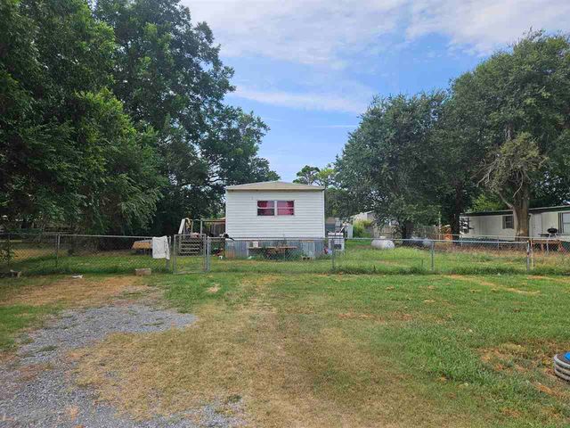 67 Ash Ave, Elgin, OK 73538