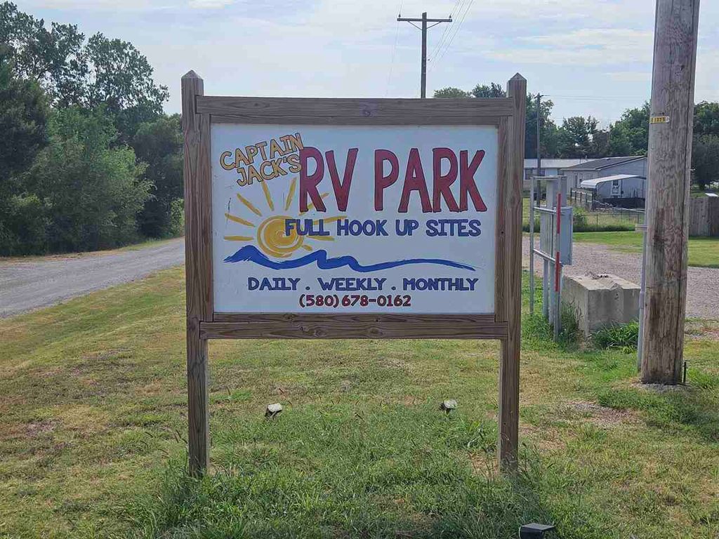 67 Ash Ave, Elgin, OK 73538