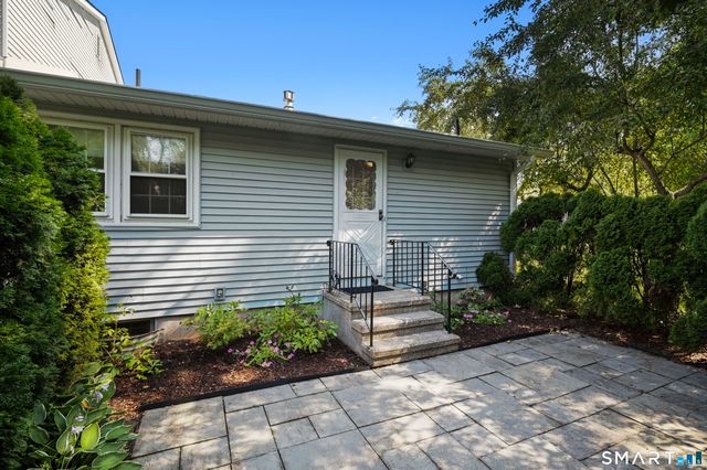 12 Esquire Drive A, Manchester, CT 06042