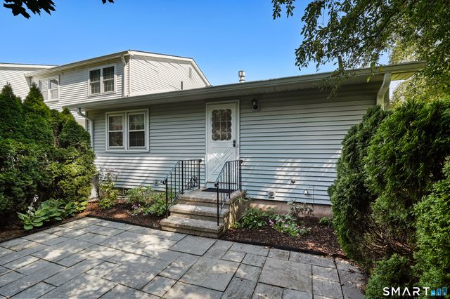 12 Esquire Drive A, Manchester, CT 06042