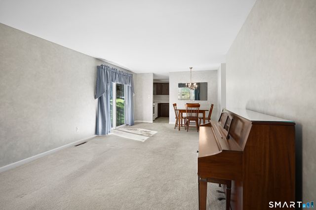 12 Esquire Drive A, Manchester, CT 06042