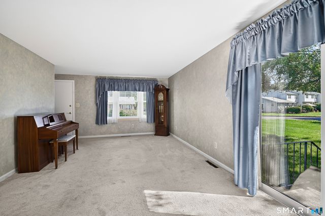 12 Esquire Drive A, Manchester, CT 06042