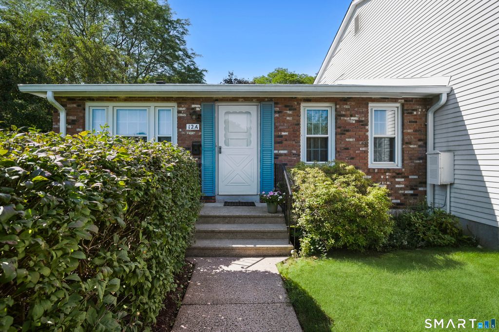 12 Esquire Drive A, Manchester, CT 06042