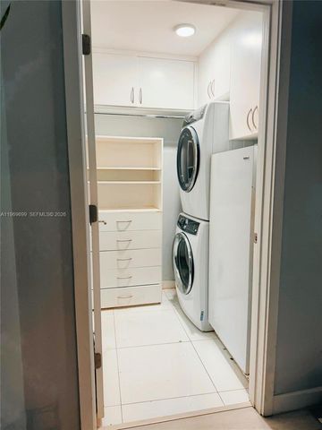 851 NE 1st Ave 2212, Miami, FL 33132