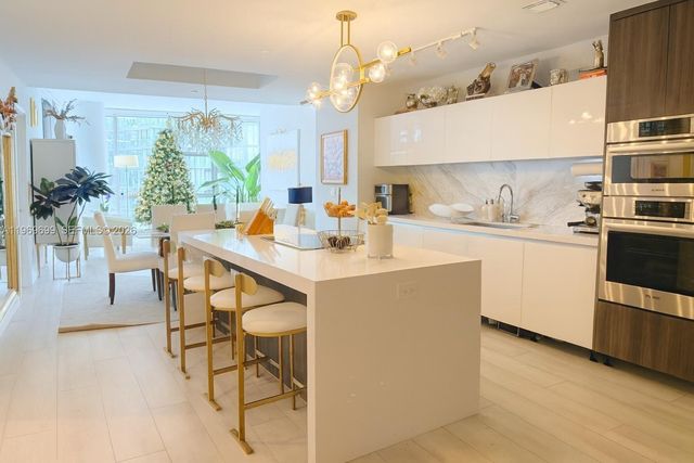 851 NE 1st Ave 2212, Miami, FL 33132