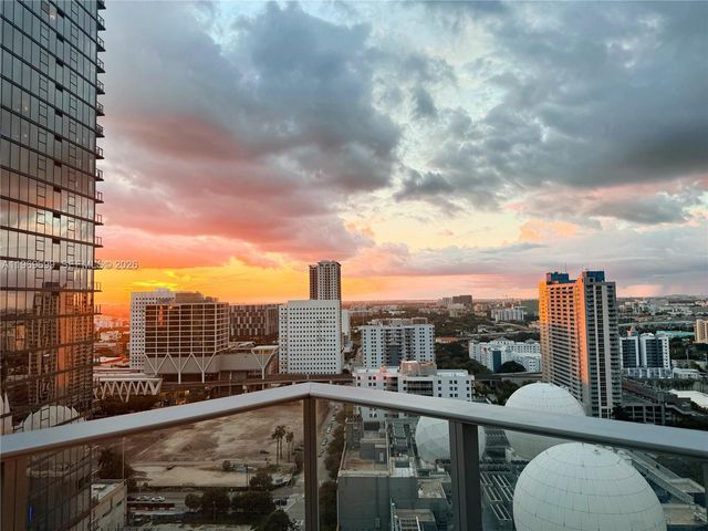 851 NE 1st Ave 2212, Miami, FL 33132