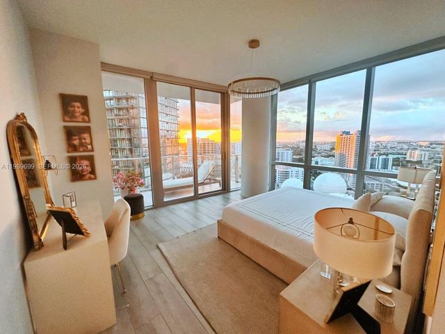 851 NE 1st Ave 2212, Miami, FL 33132