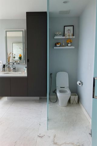 851 NE 1st Ave 2212, Miami, FL 33132