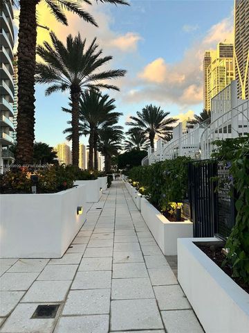 851 NE 1st Ave 2212, Miami, FL 33132