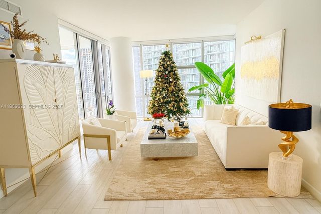 851 NE 1st Ave 2212, Miami, FL 33132