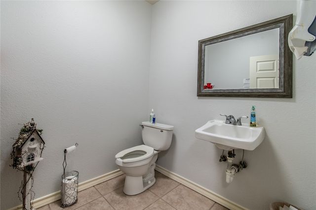 4918 Holly Road B1, Corpus Christi, TX 78411