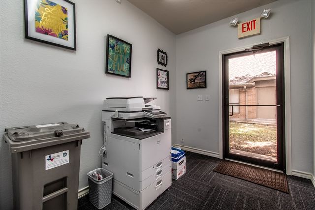 4918 Holly Road B1, Corpus Christi, TX 78411