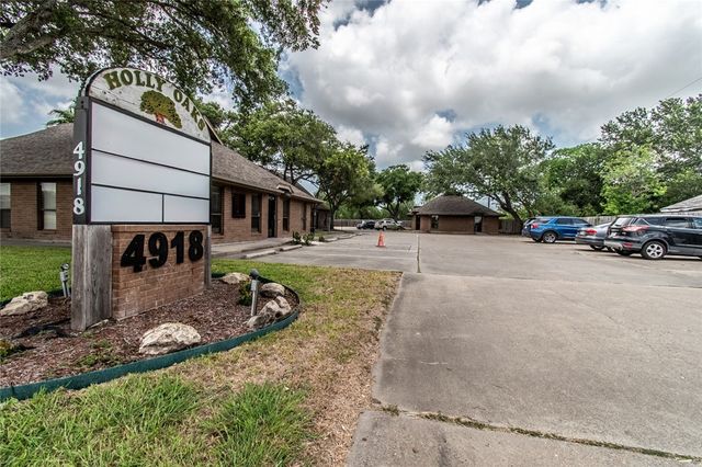 4918 Holly Road B1, Corpus Christi, TX 78411