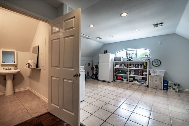 4918 Holly Road B1, Corpus Christi, TX 78411