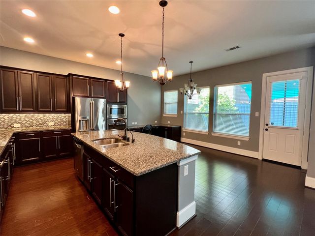 8832 Ashbloom Lane, Houston, TX 77080