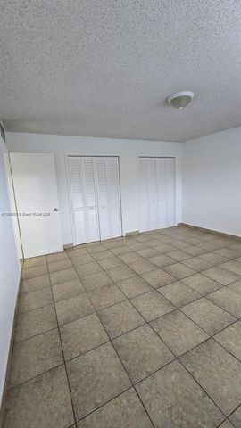 690 NE 123rd St 306, North Miami, FL 33161