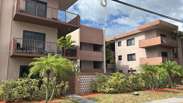 690 NE 123rd St 306, North Miami, FL 33161