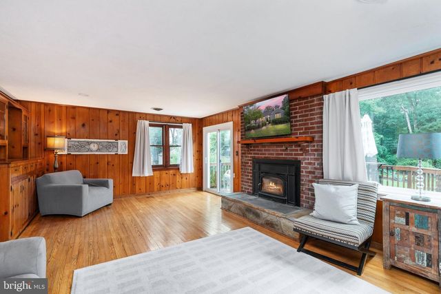 3801 WOODLEY DR, Alexandria, VA 22309