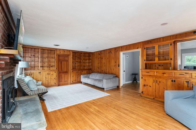3801 WOODLEY DR, Alexandria, VA 22309