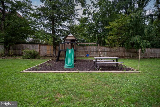 3801 WOODLEY DR, Alexandria, VA 22309